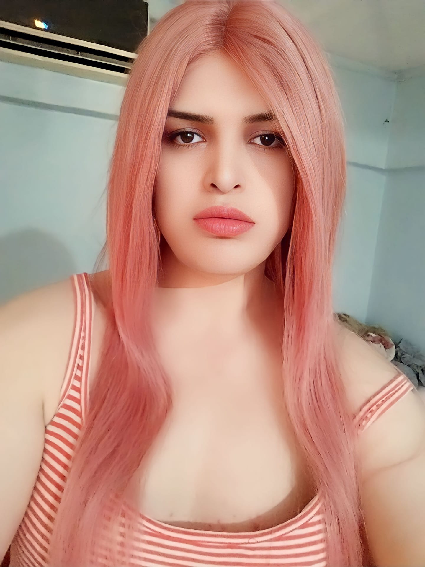 İzmir Selçuk Sanal Show yapan Travesti Escort